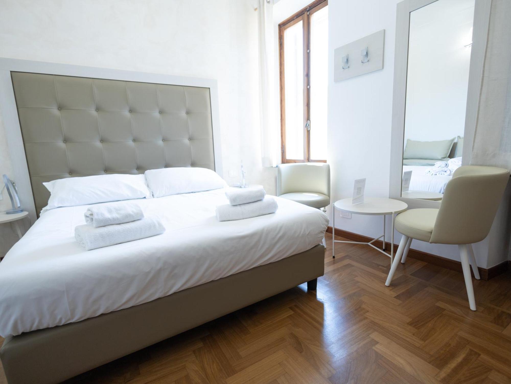 Romerooms Condotti Extérieur photo
