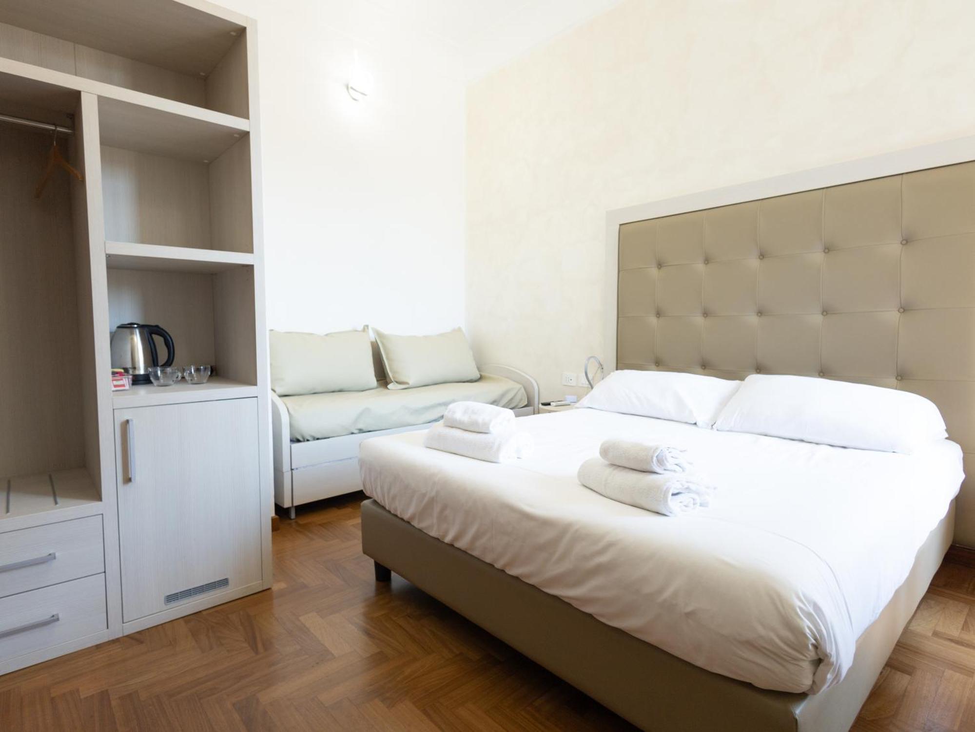 Romerooms Condotti Extérieur photo